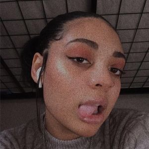 Meet your Posher, 𝓜𝕠